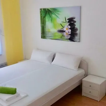 Delfin Apartment *